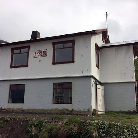 Arblik-Home Away From Home เซย์ริสเฟียรือร์ ภายนอก รูปภาพ