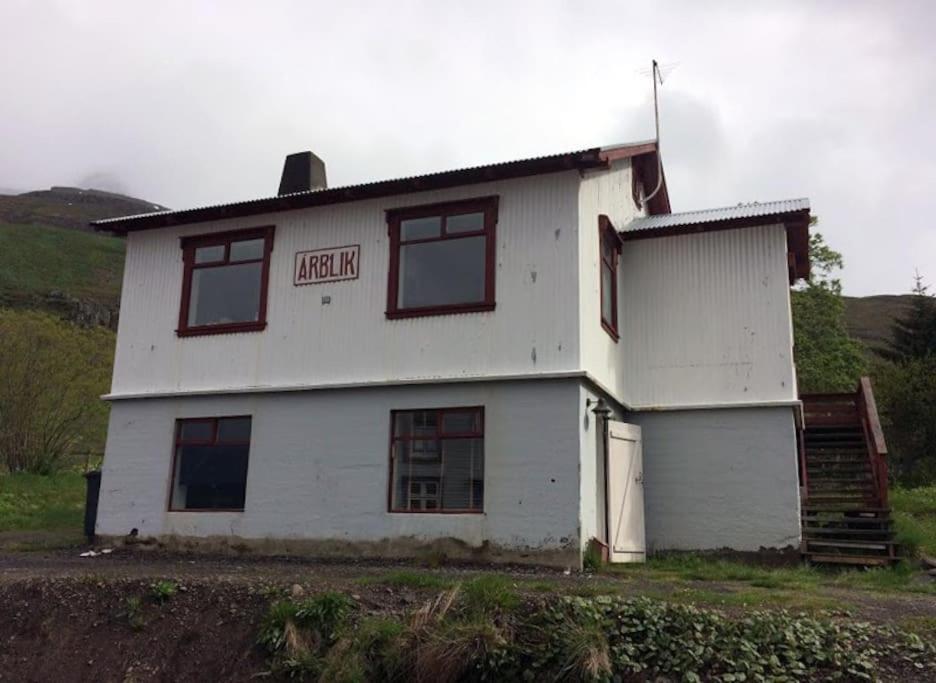 Arblik-Home Away From Home เซย์ริสเฟียรือร์ ภายนอก รูปภาพ